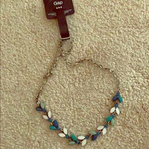 NWT Gap Necklace